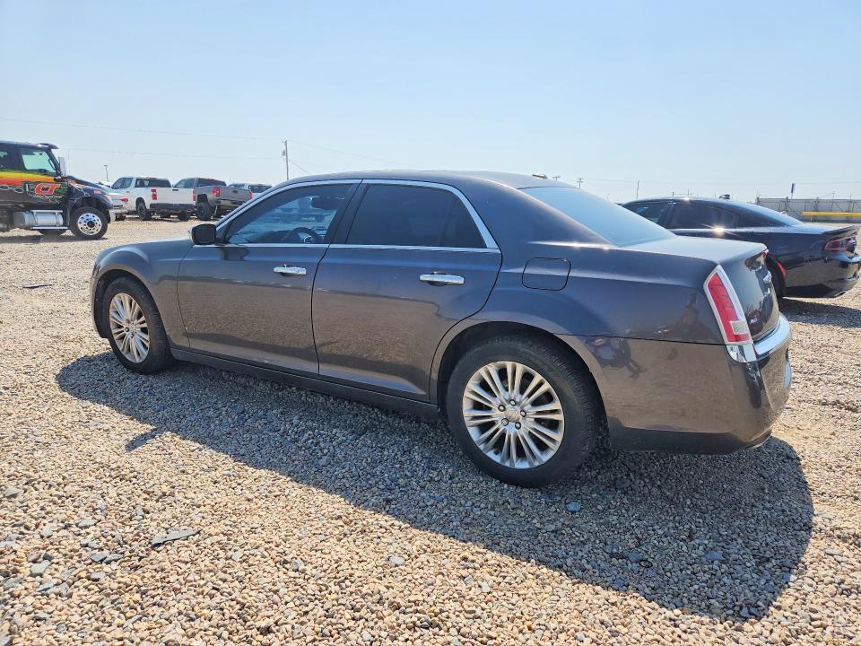2C3CCAKG3EH120841 2014 CHRYSLER 300C photo no. 2