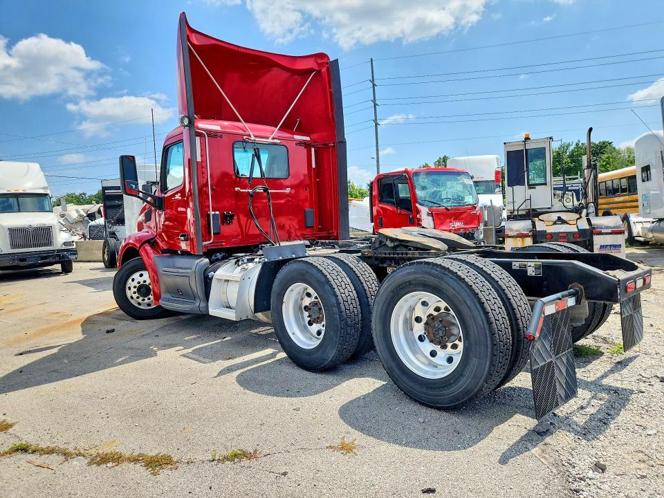 2021 PETERBILT 579 SEMI TRUCK — Фото 2 из 13