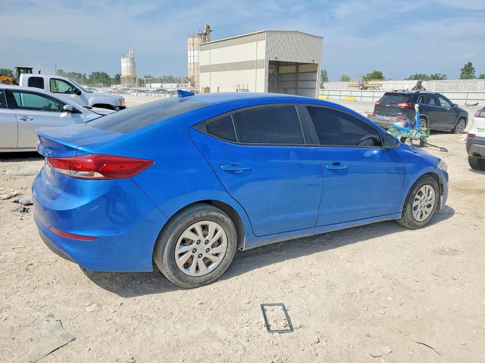 2017 HYUNDAI ELANTRA SE — Фото 3 из 12