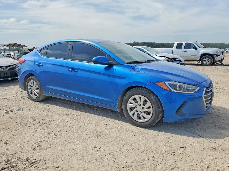2017 HYUNDAI ELANTRA SE — Фото 4 из 12