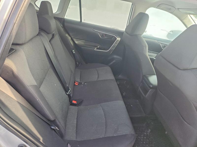2021 TOYOTA RAV4 LE — Фото 10 из 12
