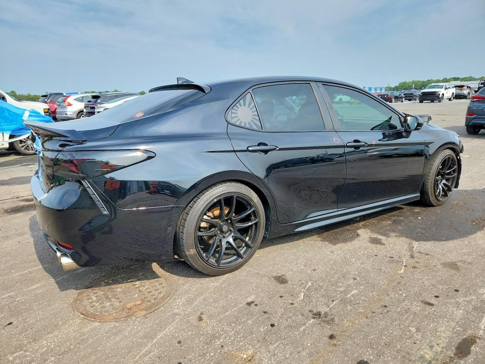 2021 TOYOTA CAMRY SE — Фото 3 из 12