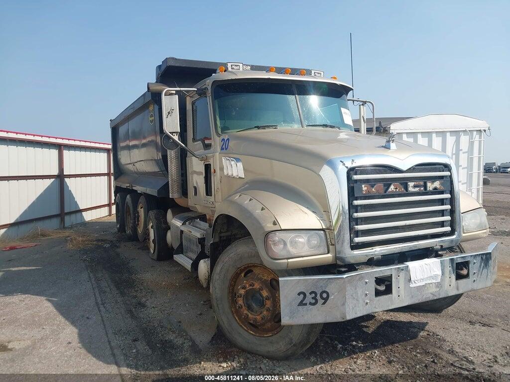 2011 MACK 700 1M2AX04C2BM010234