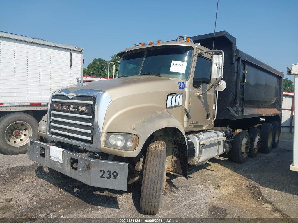 1M2AX04C2BM010234 2011 MACK 700 photo no. 2