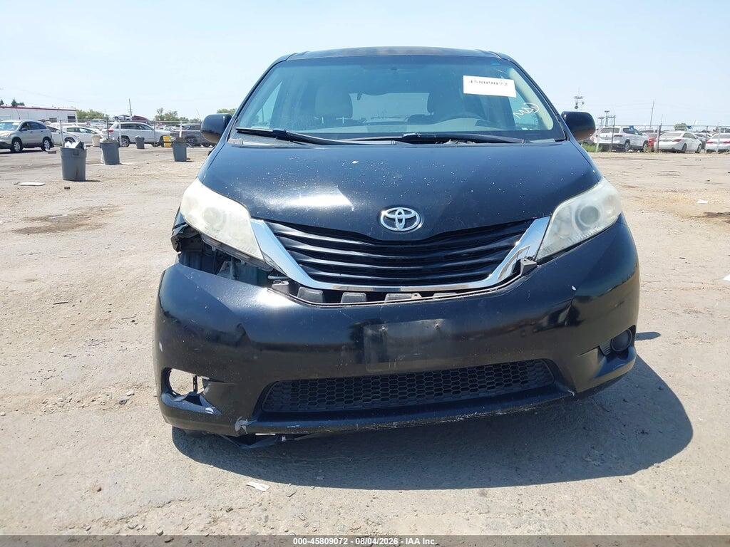 5TDKK3DC4BS076717 2011 TOYOTA SIENNA photo no. 12