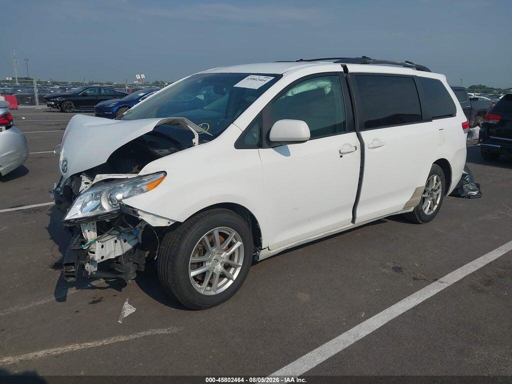 5TDKK3DC0BS166253 2011 TOYOTA SIENNA photo no. 2