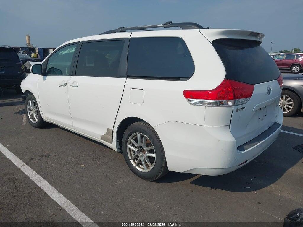 5TDKK3DC0BS166253 2011 TOYOTA SIENNA photo no. 3