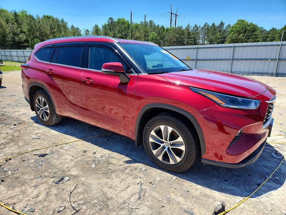 2021 TOYOTA HIGHLANDER XLE — Фото 4 из 13