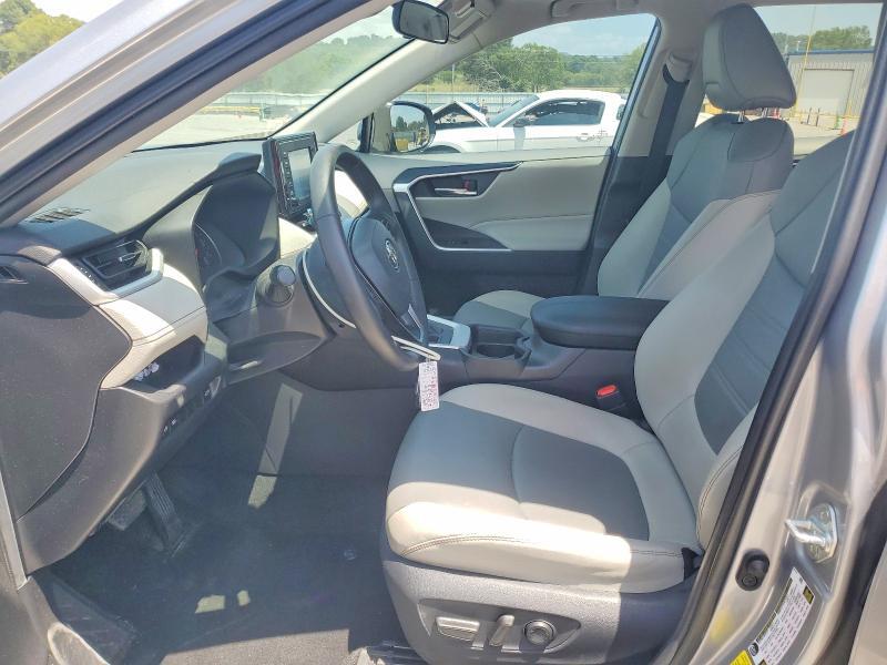 2021 TOYOTA RAV4 XLE PREMIUM — Фото 7 из 12