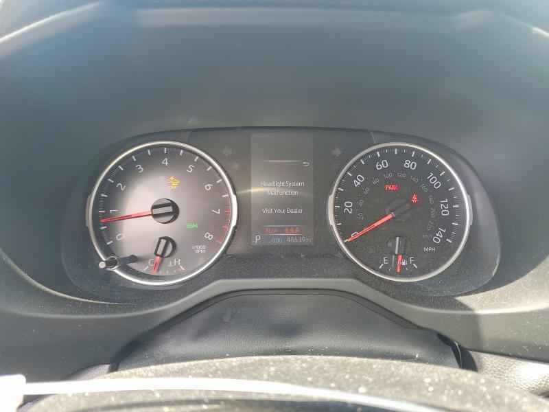 2021 TOYOTA RAV4 XLE PREMIUM — Фото 9 из 12