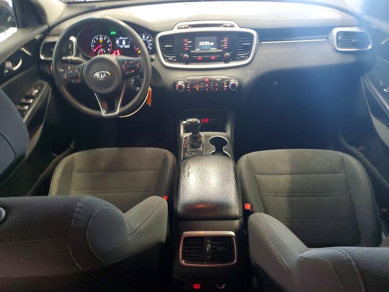 2017 KIA SORENTO LX — Фото 8 из 13