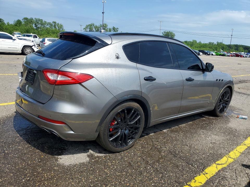 2017 MASERATI LEVANTE S LUXURY — Фото 3 из 13
