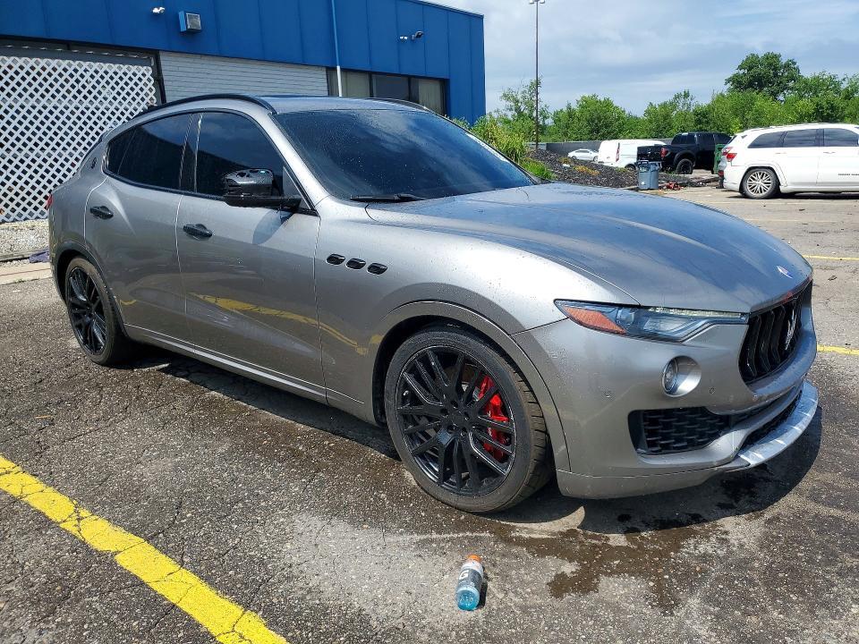 2017 MASERATI LEVANTE S LUXURY — Фото 4 из 13