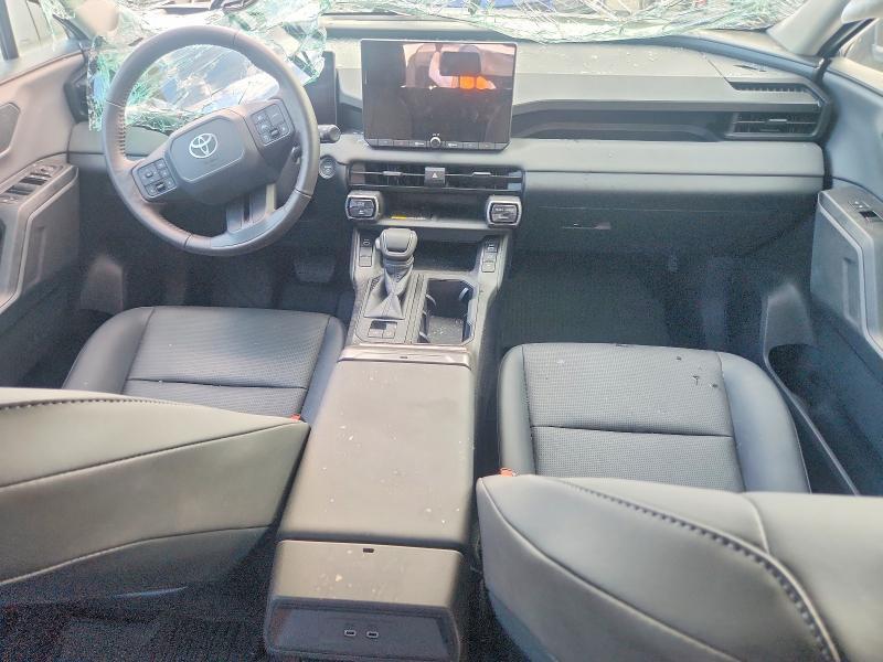 2026 TOYOTA RAV4 XLE PREMIUM — Фото 8 из 12