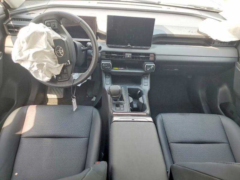 2026 TOYOTA RAV4 XLE PREMIUM — Фото 8 из 12