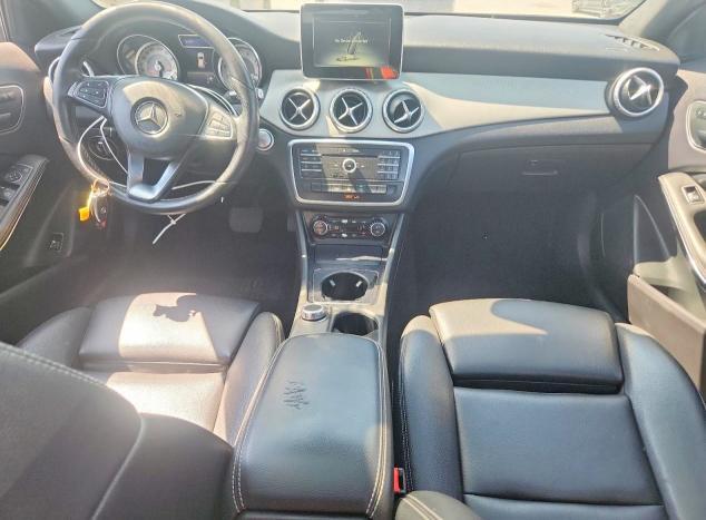 2017 MERCEDES-BENZ GLA 250 — Фото 8 из 13