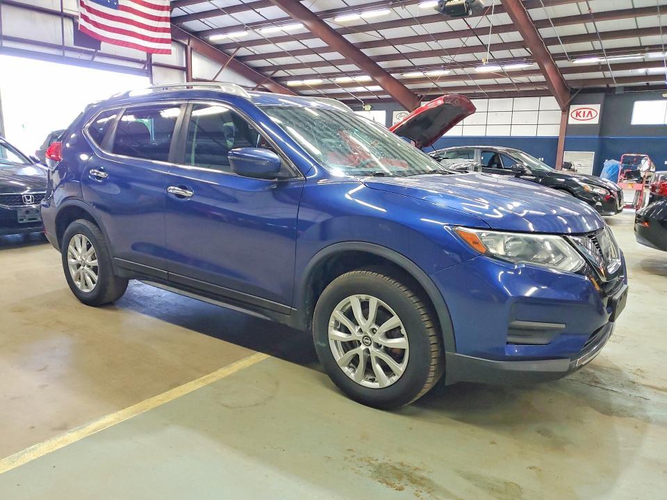 2017 NISSAN ROGUE SV — Фото 4 из 13