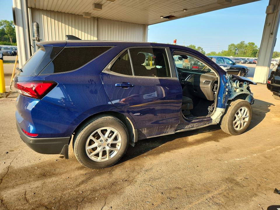 2022 CHEVROLET EQUINOX LT — Фото 3 из 13