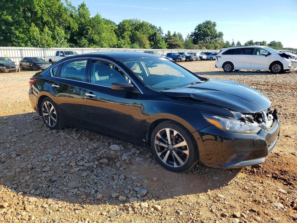 2017 NISSAN ALTIMA 2.5 SR — Фото 4 из 12