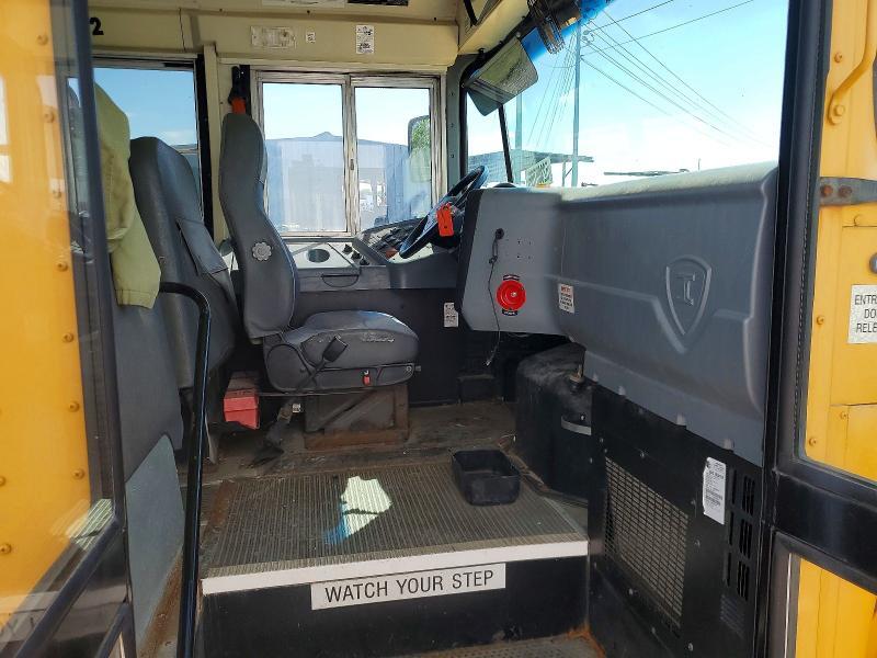 2014 IC CORPORATION CE SERIES SCHOOL - SCHOOL BUS — Фото 5 из 10