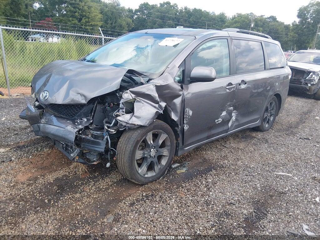 5TDXK3DC7BS100658 2011 TOYOTA SIENNA photo no. 2