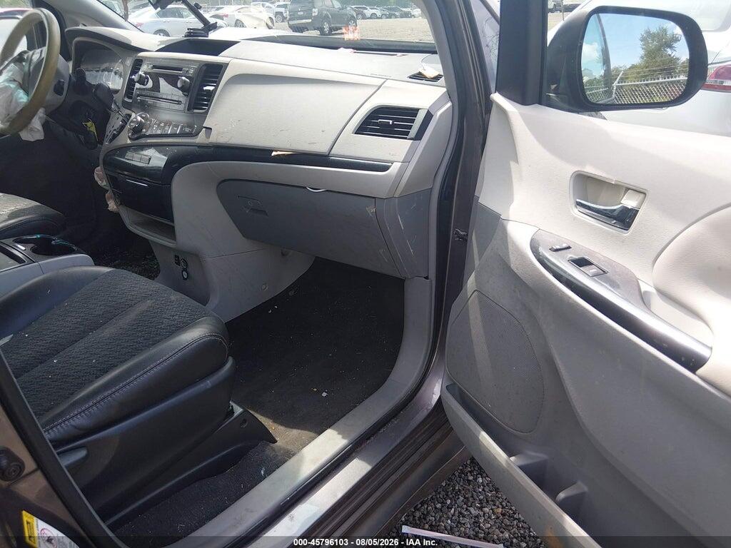 5TDXK3DC7BS100658 2011 TOYOTA SIENNA photo no. 5