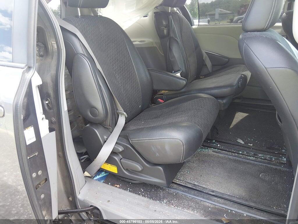 5TDXK3DC7BS100658 2011 TOYOTA SIENNA photo no. 8