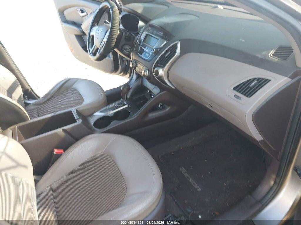 KM8JU3AC8BU185845 2011 HYUNDAI TUCSON photo no. 5