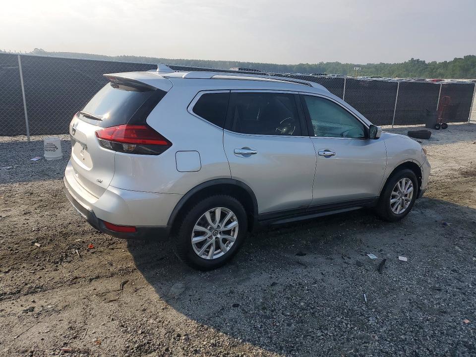 2017 NISSAN ROGUE SV — Фото 3 из 12