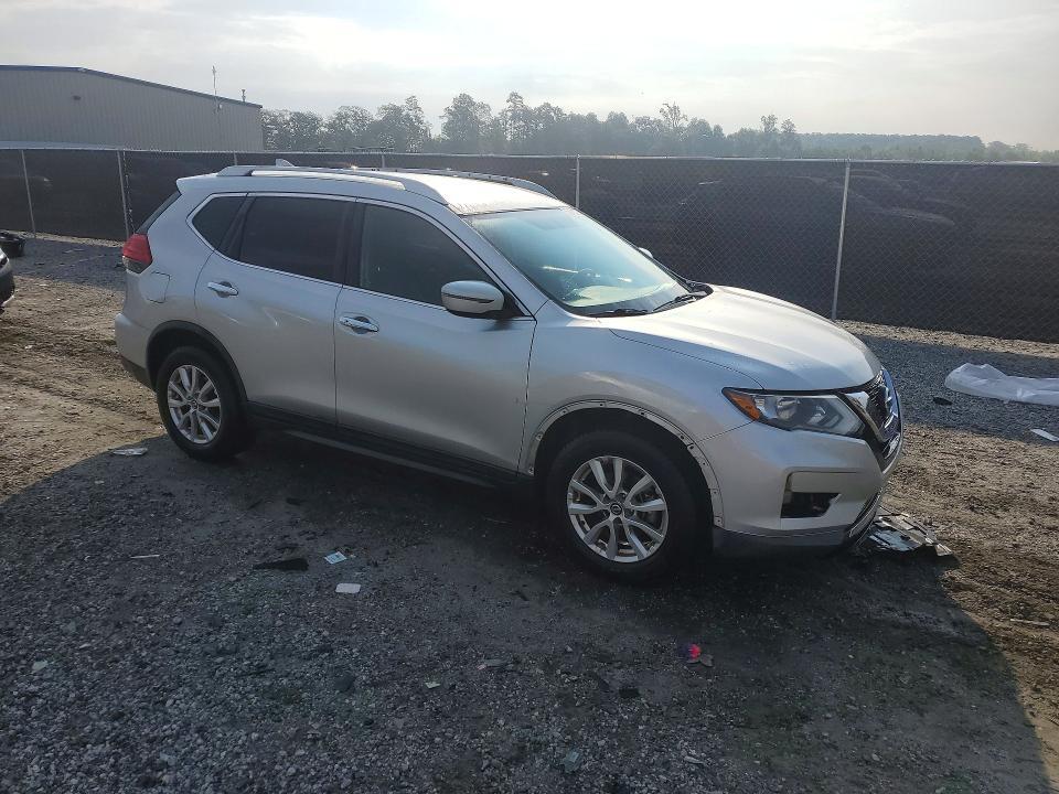 2017 NISSAN ROGUE SV — Фото 4 из 12