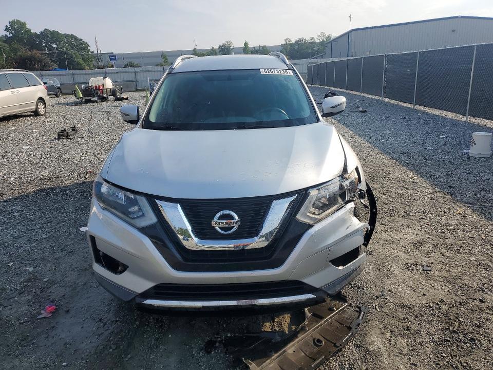 2017 NISSAN ROGUE SV — Фото 5 из 12