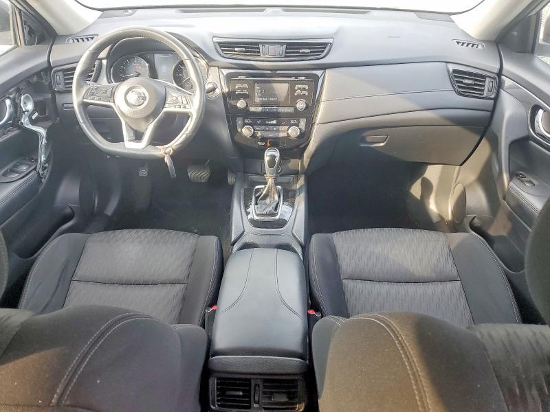2017 NISSAN ROGUE SV — Фото 8 из 12