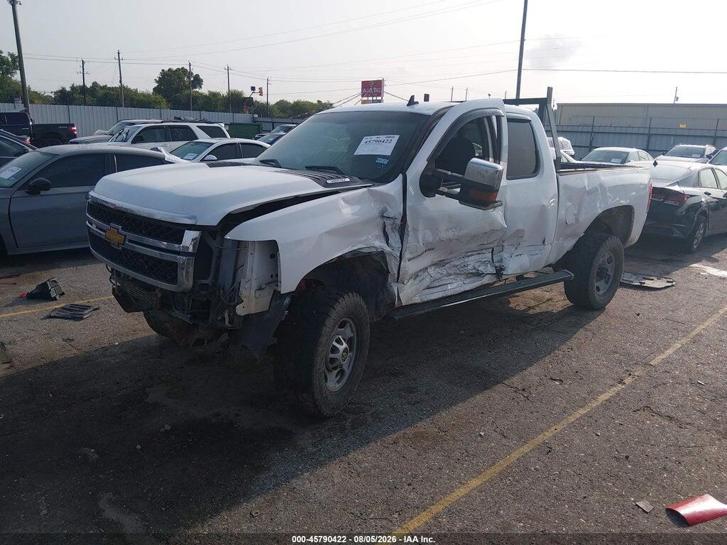 1GC2CXCG8BZ321347 2011 CHEVROLET SILVERADO 2500HD photo no. 2