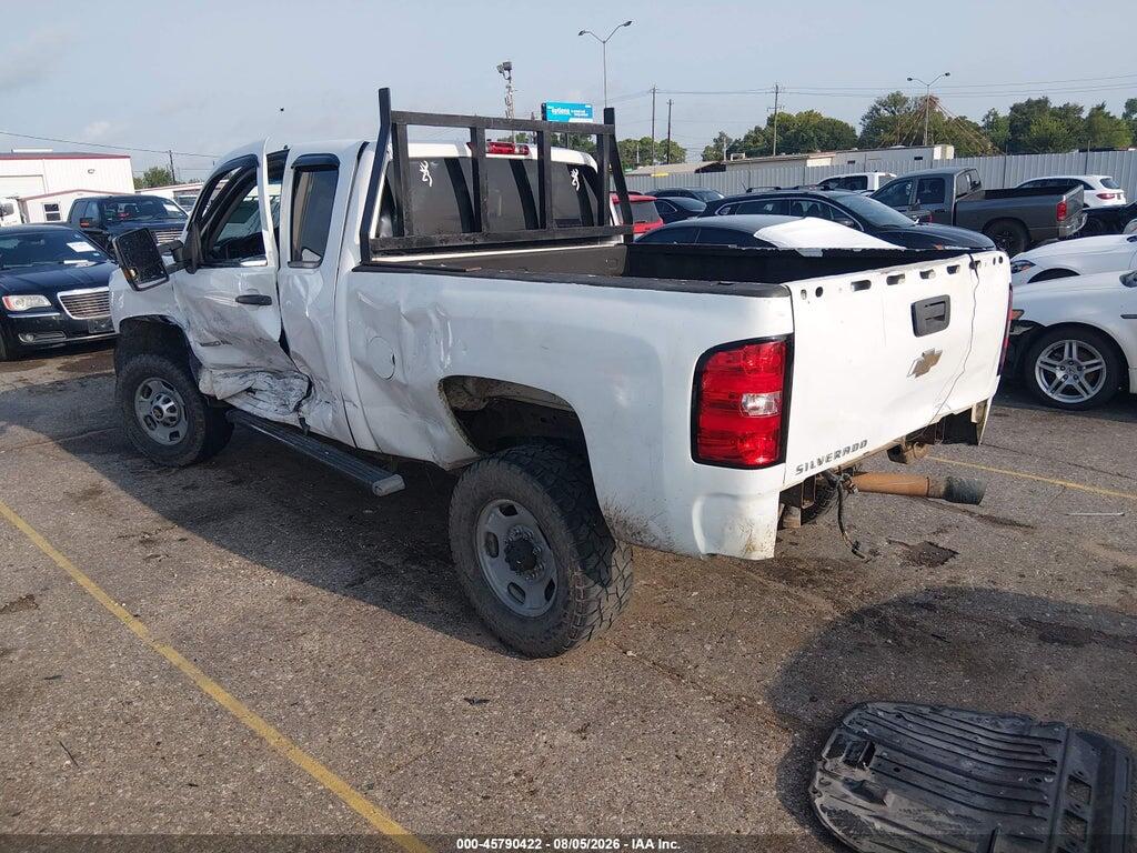 1GC2CXCG8BZ321347 2011 CHEVROLET SILVERADO 2500HD photo no. 3
