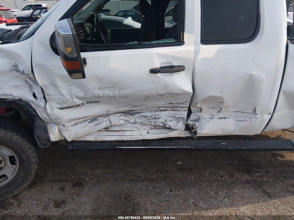 1GC2CXCG8BZ321347 2011 CHEVROLET SILVERADO 2500HD photo no. 6