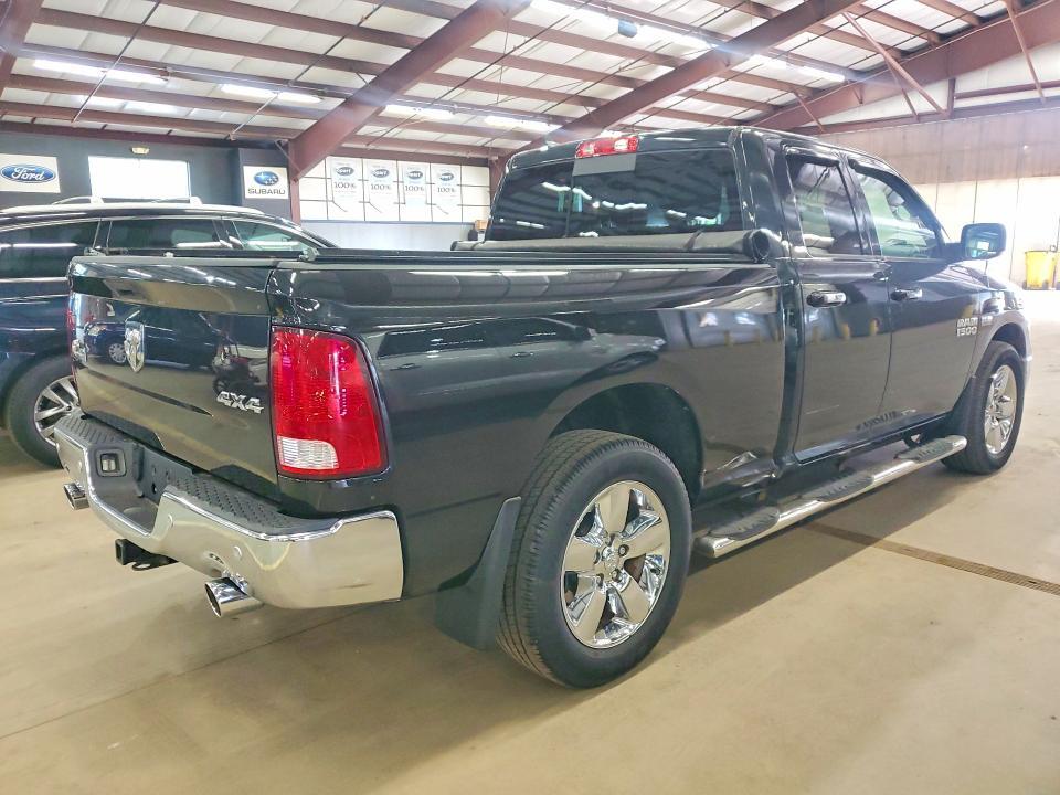 2017 RAM 1500 SLT — Фото 3 из 12