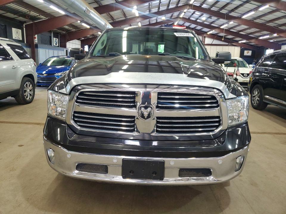 2017 RAM 1500 SLT — Фото 5 из 12