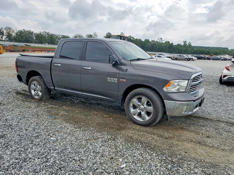 2017 RAM 1500 SLT — Фото 4 из 12