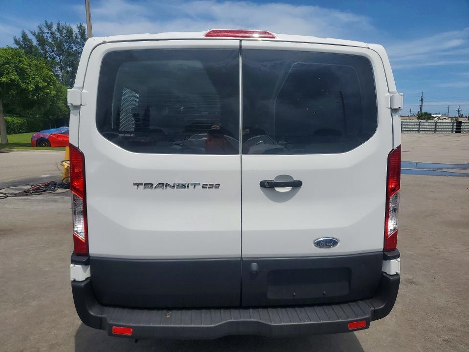2022 FORD TRANSIT T-350 — Фото 6 из 12