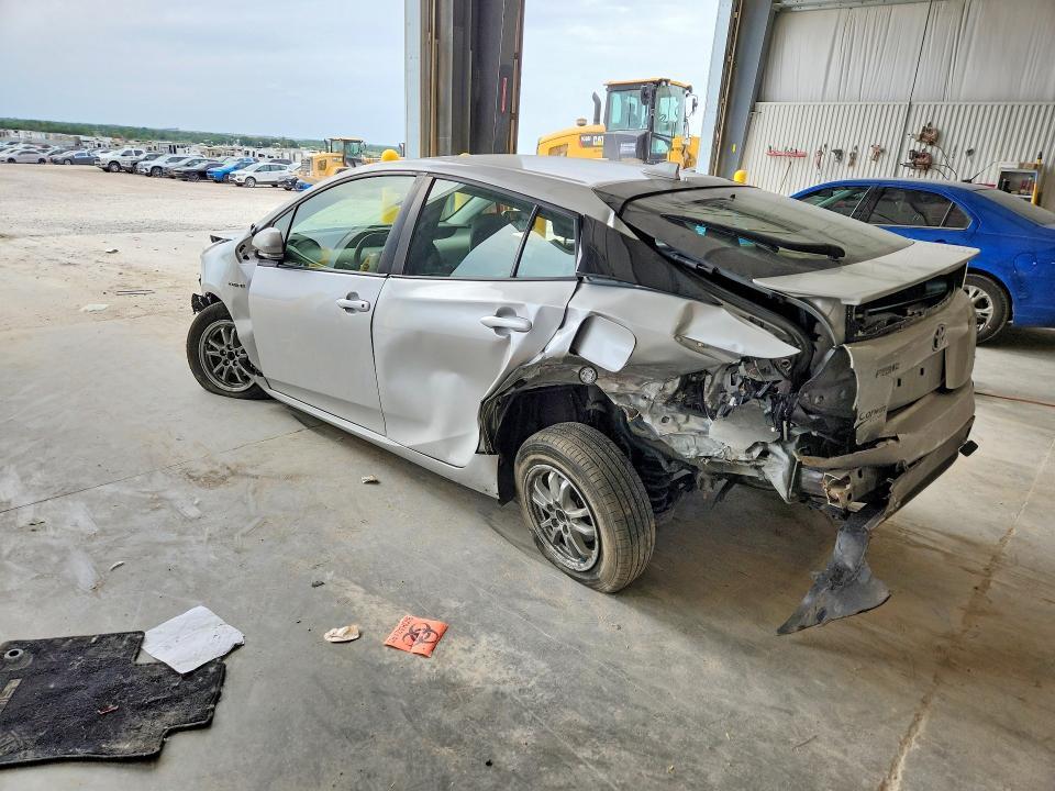2017 TOYOTA PRIUS TWO — Фото 2 из 12