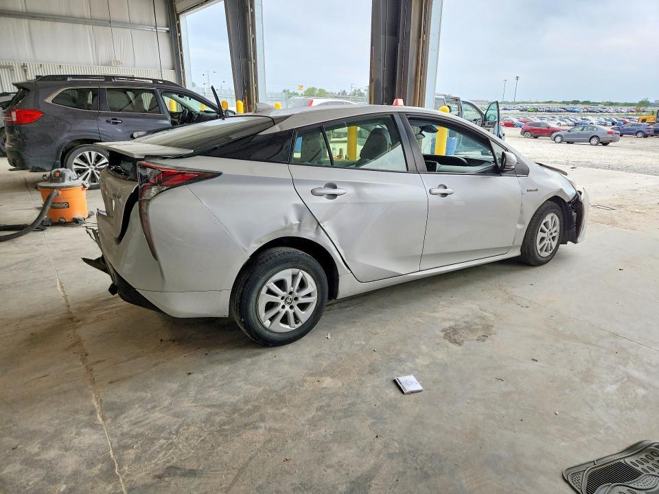 2017 TOYOTA PRIUS TWO — Фото 3 из 12