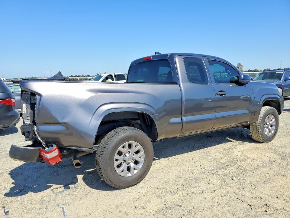 2017 TOYOTA TACOMA SR — Фото 3 из 12