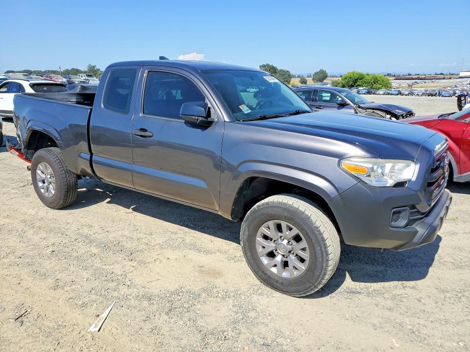 2017 TOYOTA TACOMA SR — Фото 4 из 12