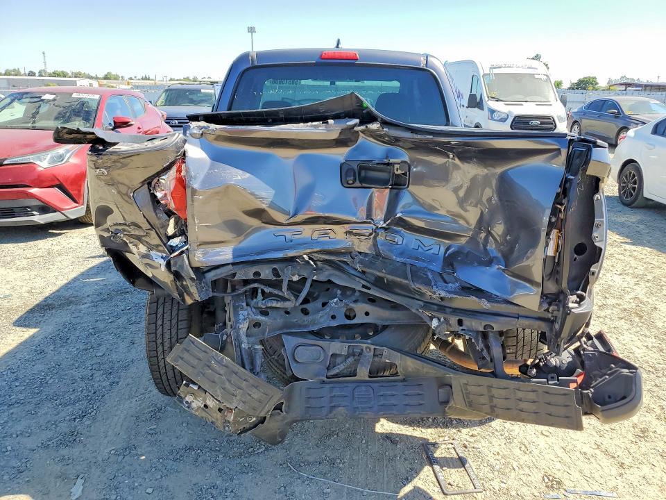 2017 TOYOTA TACOMA SR — Фото 6 из 12