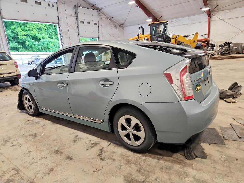 2014 TOYOTA PRIUS TWO — Фото 2 из 13