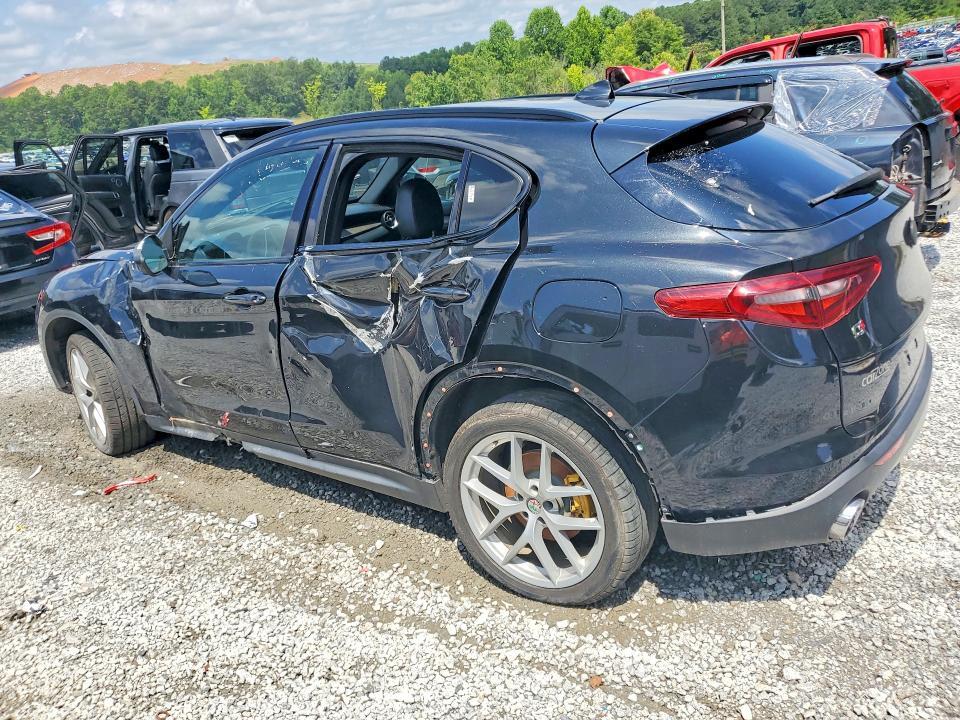 2018 ALFA ROMEO STELVIO TI SPORT — Фото 2 из 13