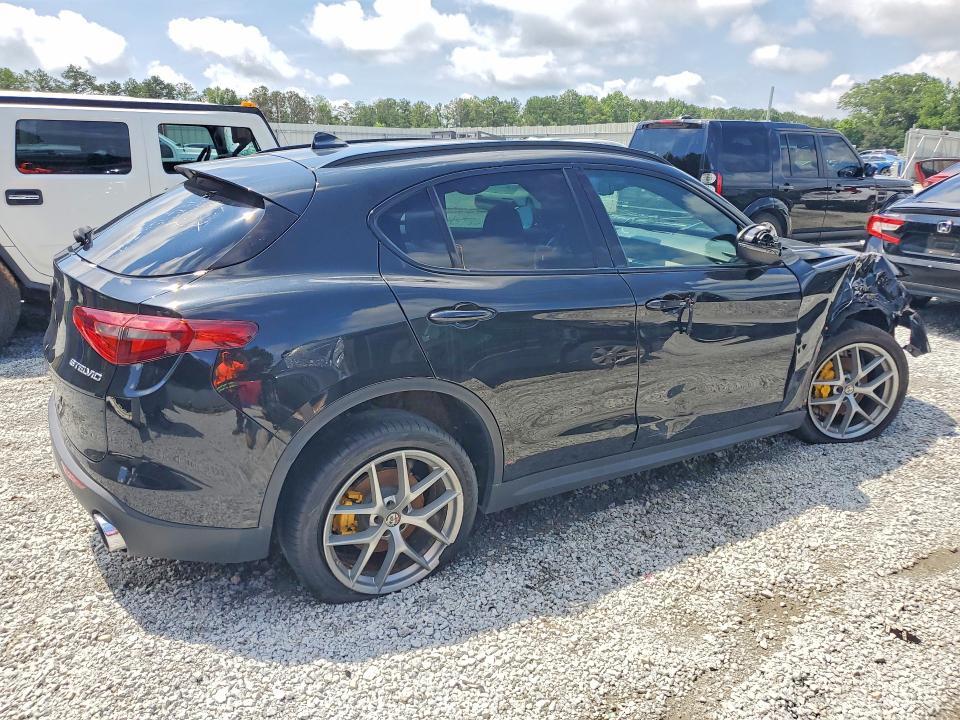 2018 ALFA ROMEO STELVIO TI SPORT — Фото 3 из 13