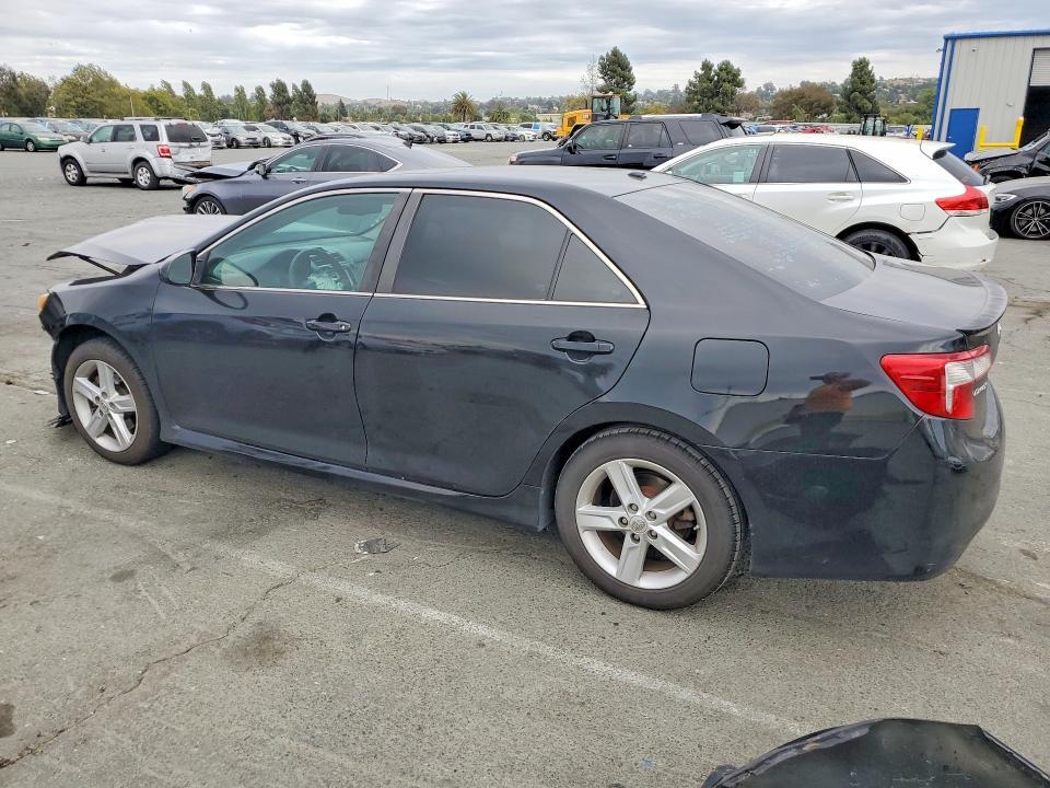 4T1BF1FKXEU829370 2014 TOYOTA CAMRY photo no. 2