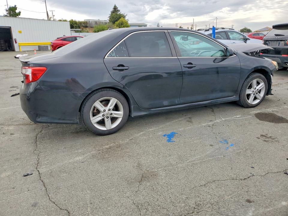 4T1BF1FKXEU829370 2014 TOYOTA CAMRY photo no. 3