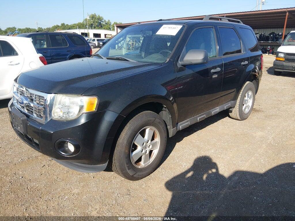 1FMCU0D75BKC28877 2011 FORD ESCAPE photo no. 2